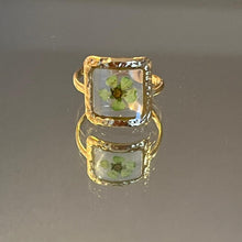 Load image into Gallery viewer, Pressed FLOWER Gold Plated RING in Green or Pink
