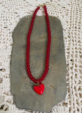 Load image into Gallery viewer, NEW !Crystal BEAD NECKLACE with Resin Heart in Red//Blue/Lilac/Green !!
