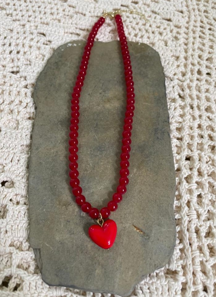 NEW !Crystal BEAD NECKLACE with Resin Heart in Red//Blue/Lilac/Green !!