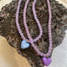 Load image into Gallery viewer, NEW !Crystal BEAD NECKLACE with Resin Heart in Red / Pink / Lilac !!
