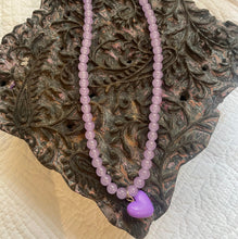 Load image into Gallery viewer, NEW !Crystal BEAD NECKLACE with Resin Heart in Red / Pink / Lilac !!
