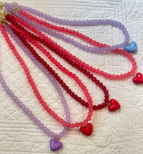 Load image into Gallery viewer, NEW !Crystal BEAD NECKLACE with Resin Heart in Red / Pink / Lilac !!
