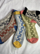 Load image into Gallery viewer, Floral crew SOCKS
