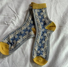 Load image into Gallery viewer, Floral crew SOCKS
