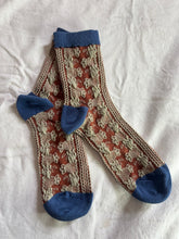 Load image into Gallery viewer, Floral crew SOCKS
