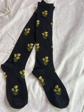 Load image into Gallery viewer, Patterned long SOCKS
