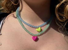 Load image into Gallery viewer, NEW !Crystal BEAD NECKLACE with Resin Heart in Red / Pink / Lilac !!
